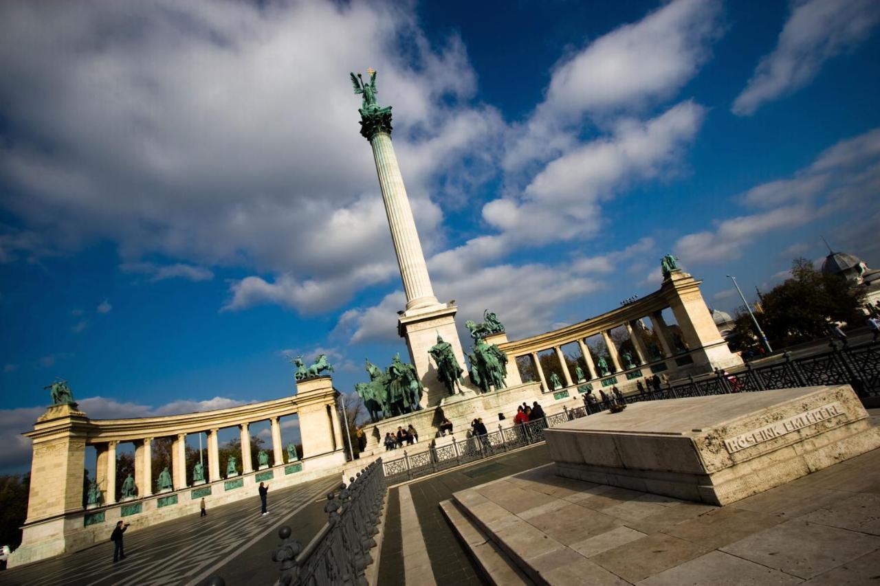 Little Americas East Coast * Budapesta